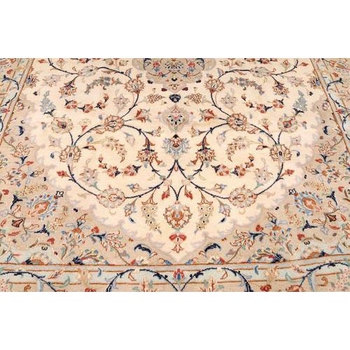 Middle Eastern Rug in Wool For Sale - Image 4 of 7