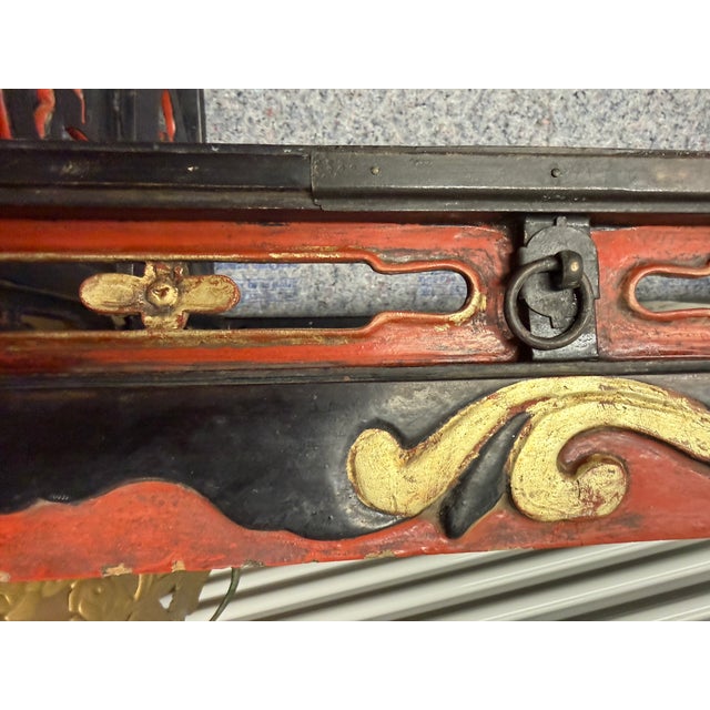 19th Century Large Chinese Lacquer Wedding or Travel Box For Sale - Image 9 of 11