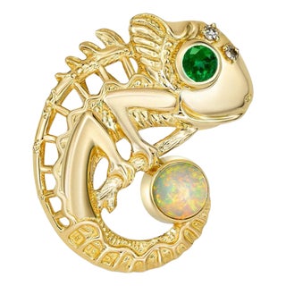 Chameleon Pendant With Opal in 14k Gold For Sale