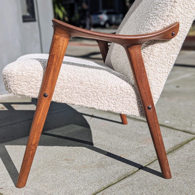 Westnofa Scoop Lounge Chair in Cream Bouclé, 1970s Scandinavian Modern For Sale In San Francisco - Image 6 of 9