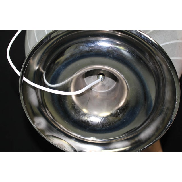 White Mid-Century Swirl Murano Glass Ball Table Lamp with Chrome Base, 1970s For Sale - Image 8 of 13