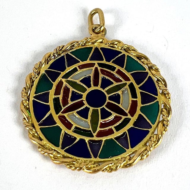 French Window Plique-À-Jour Pendant Medal in Enamel and 18 Karat Yellow Gold, 1930s For Sale - Image 17 of 18