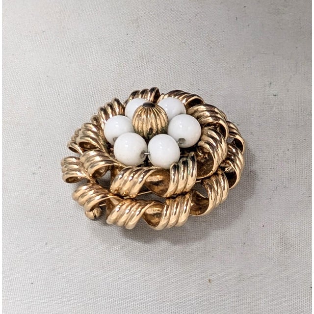 Vintage 1950s Signed Napier Round Goldtone White Beaded Brooch For Sale In Philadelphia - Image 6 of 7