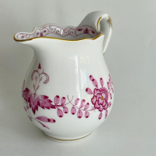1990s Neuer Ausschitt Milk Jug with Purple Indian Painting and Gilt Rim from Meissen, 1990s For Sale - Image 5 of 6