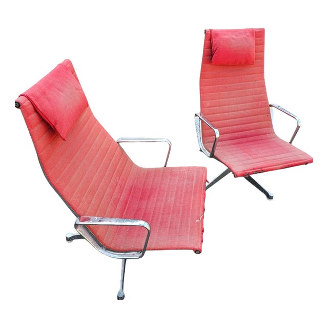 Aluminum 124 Swivel Armchair by Charles & Ray Eames Herman Miller, Set of 2 For Sale