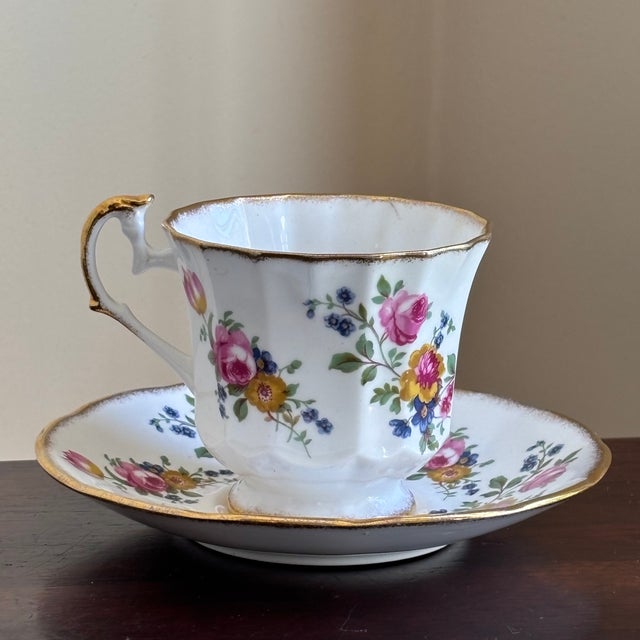 Mid-20th Century English Bone China Teacup For Sale In Baltimore - Image 6 of 17