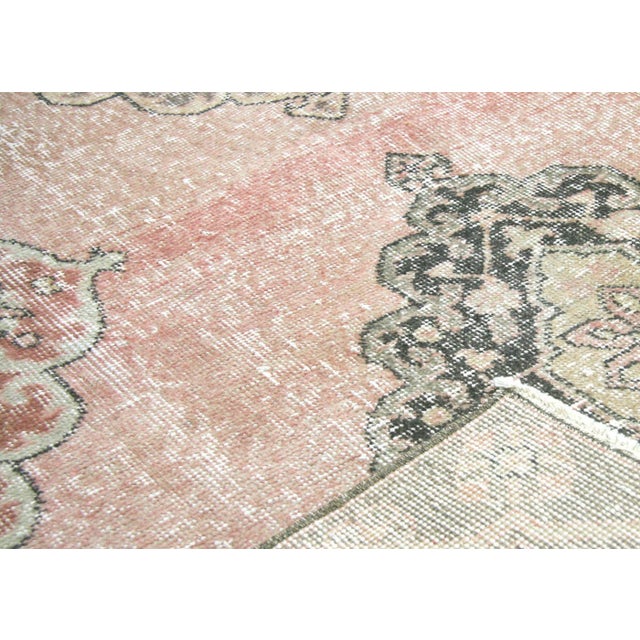 1960s Turkish Oushak Rug For Sale - Image 4 of 6