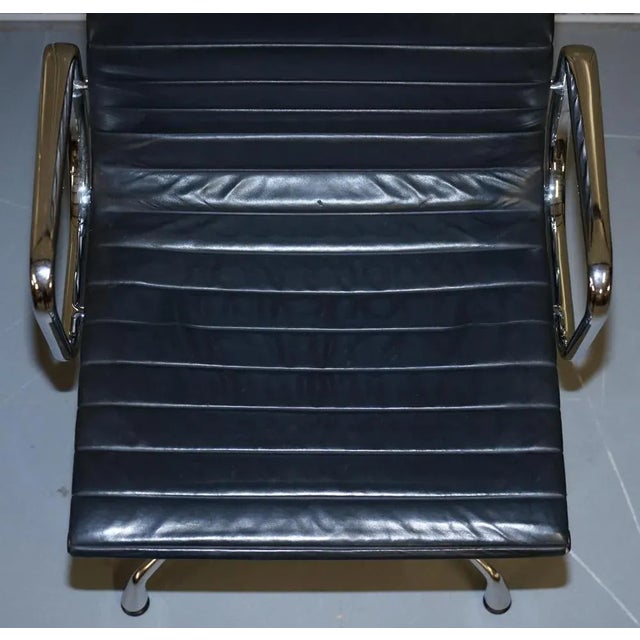 Metal Black Leather Swivel Office Chair from Vitra For Sale - Image 7 of 18