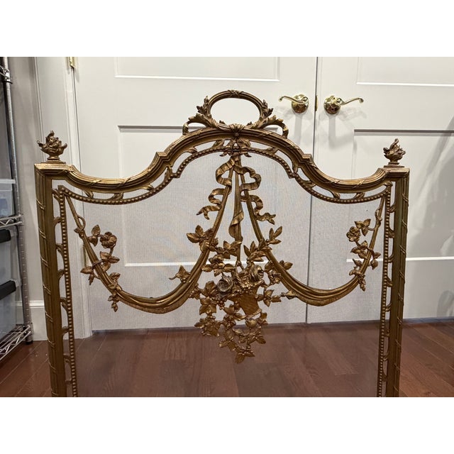 French Late 19th Century French Louis XVI Brass Fireplace Screen W. Mesh Panel and Floral Details For Sale - Image 3 of 18