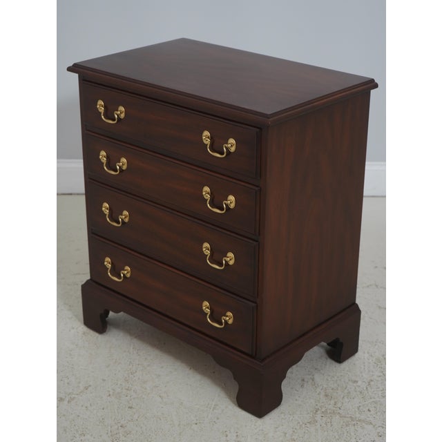 Chippendale Pair of Henkel Harris Model 117 Mahogany Chest Nightstands For Sale - Image 3 of 18
