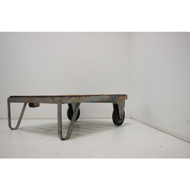 Metal Vintage Industrial Cart in Metal and Wood, Czechoslovakia, 1950s For Sale - Image 7 of 9
