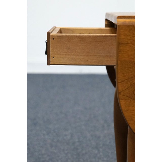 Brown Ethan Allen Heirloom Nutmeg Maple Colonial Early American 35" Drop Leaf Pembroke Accent End Table 10-8544 For Sale - Image 8 of 16