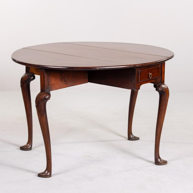 Early 20th Century English Mahogany Drop Leaf Table For Sale - Image 4 of 11