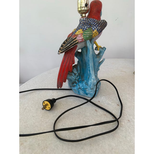 Ceramic Vintage Chinoiserie and Hollywood Regency Parrot Lamp For Sale - Image 7 of 7