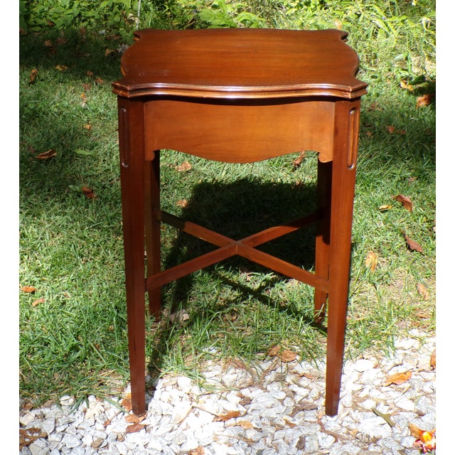 Vintage Federal Hepplewhite Style Mahogany X Base Side Table Nightstand For Sale - Image 12 of 13