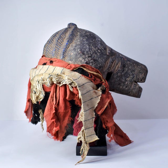 Early 20th Century Yoruba Egungan Mask with Fabric Nigeria For Sale - Image 4 of 17