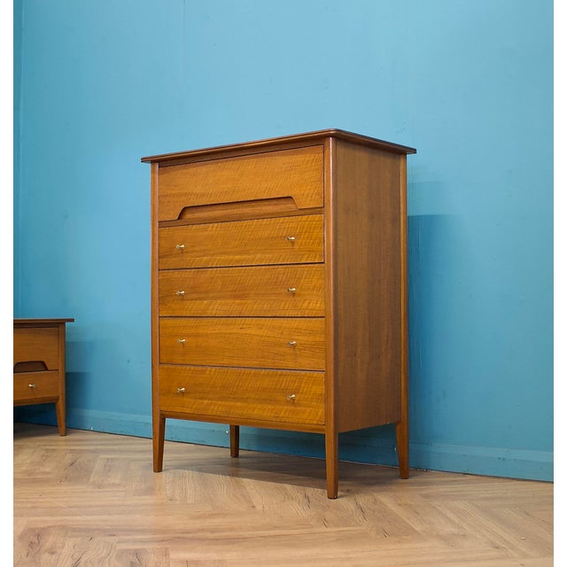 Mid-Century Modern Mid-Century Chest of Drawers in Walnut from Younger, 1960s For Sale - Image 3 of 9