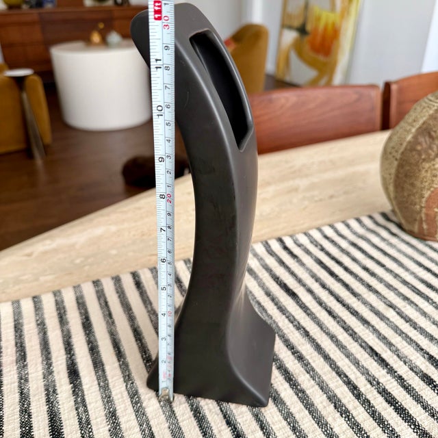 1970s Mid Century Modern Japan Black Ceramic Ikebana Sculptural Vase Toyo Style MCM For Sale - Image 5 of 7