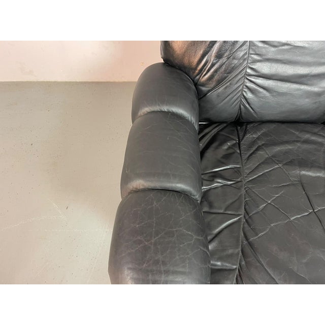 Space Age Italian Black Leather Lounge Chair with Brass Buttons and Cord Lacing, Italy, 1970s For Sale - Image 9 of 18