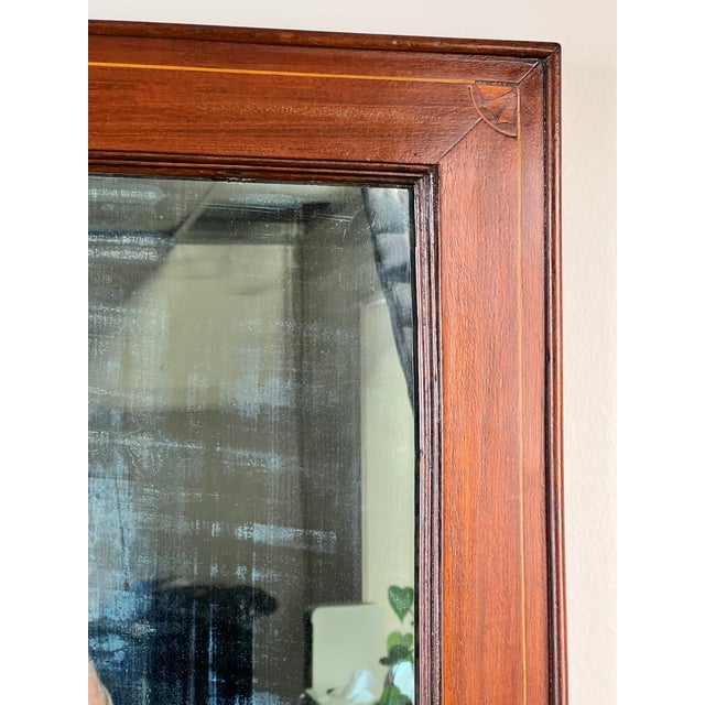 American Federal Mahogany Wall Mirror With Fan Inlay, Original Hand Silvered Glass, Circa 1810–1825 For Sale In Boston - Image 6 of 9