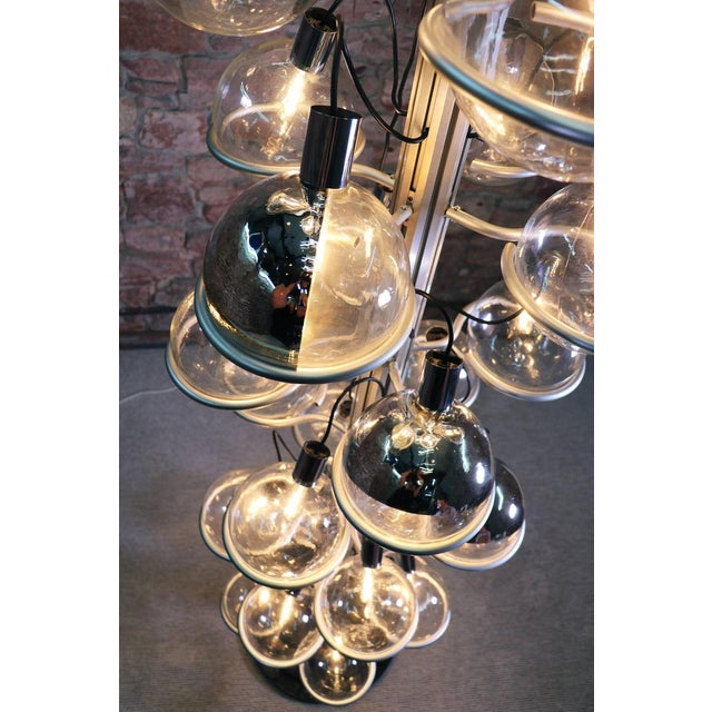 Sarfatti 102“ Foyer Lighting Object 32 Globes Chandelier, 1960s, Italy For Sale - Image 6 of 18