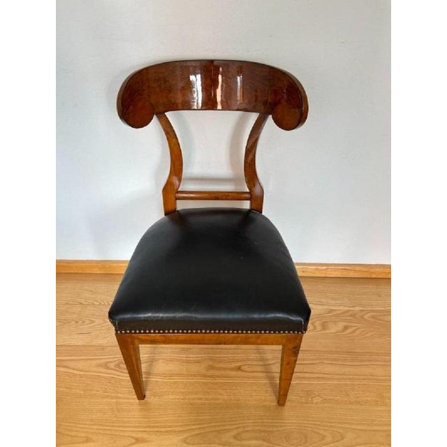 Biedermeier Shovel Chair in Walnut Veneer & Black Leather, Austria, 1820s For Sale - Image 10 of 18
