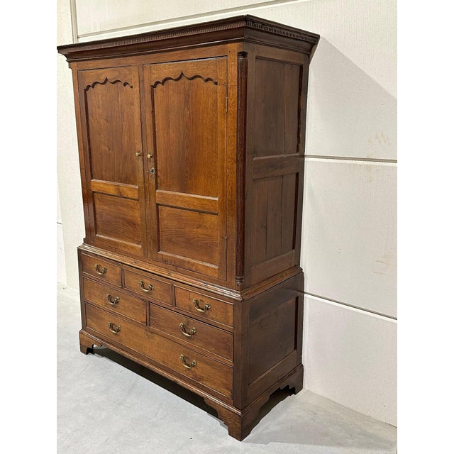 Welsh Cupboard in Oak, 18th Century For Sale - Image 4 of 13