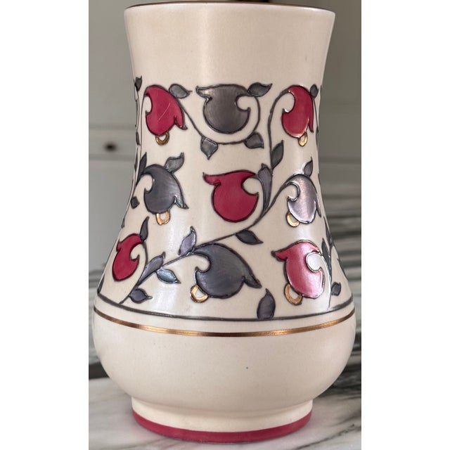 Charlotte Rhead 1930's Made in England Oyster Pattern Crown Ducal Vase For Sale - Image 11 of 13