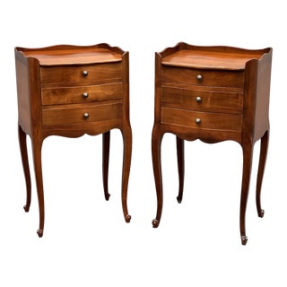 1960s Pair of French Louis XV Style Nightstands For Sale