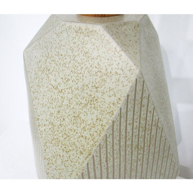 Mid 20th Century Rare Gordon and Jane Martz Geometric Ceramic Table Lamp by Marshall Studios For Sale In Cincinnati - Image 6 of 11