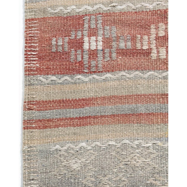White Vintage Turkish Flatweave Jajim Area Rug 5'3 X 9'1 For Sale - Image 8 of 11