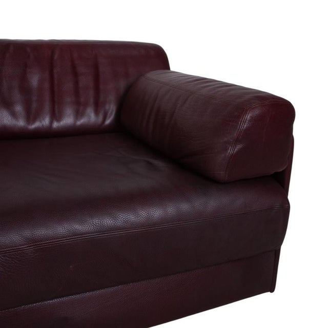 Leather Two-Seater Red Bordeaux Manual Function DS-76 Sofa from de Sede For Sale - Image 6 of 13