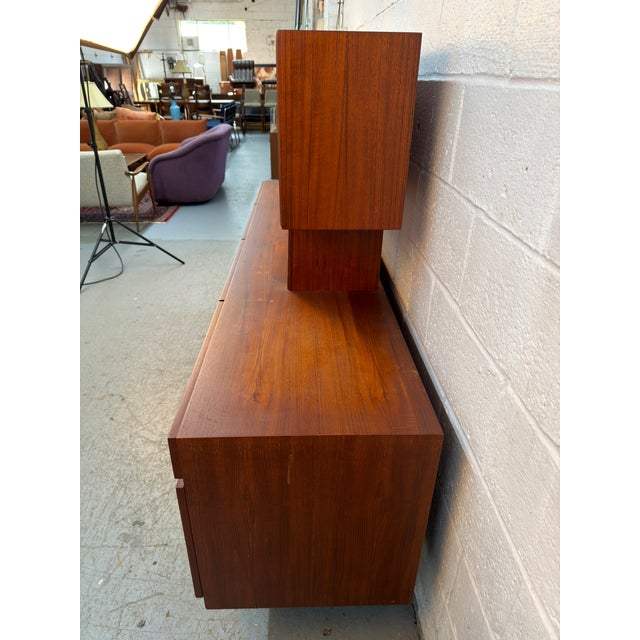 Chestnut Mid-Century Danish 'Fa-66' Credenza by Ib Kofod-Larsen for Faarup Møbelfabrik For Sale - Image 8 of 17