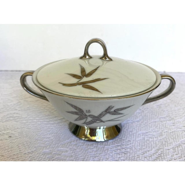 Early 21st Century DeVille “Matrimony” Japan Fine China Serving Set of 5 Pieces Platinum