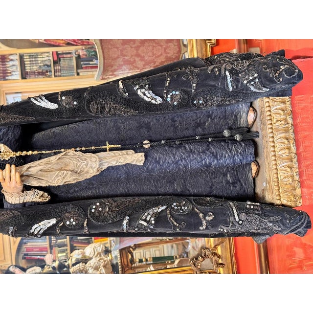 Spanish Virgin of Sorrows in Polychrome Wood with Silver Crown, 19th Century For Sale - Image 5 of 14