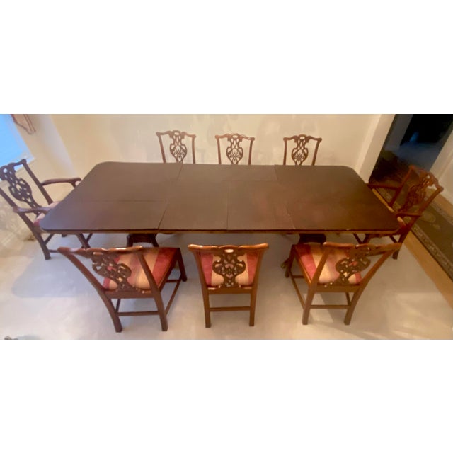 Baker Furniture Historic Charleston Collection Georgian Banded Mahogany Double Pedestal Table and Eight Chairs Vintage Exquisite Excellent Condition For Sale - Image 18 of 18