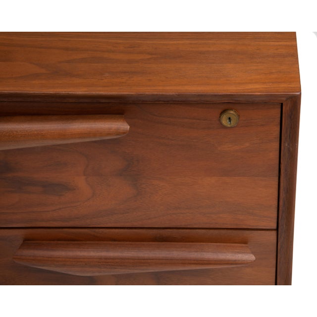 Mid Century Sculptural Walnut Japanese Nightstands a Pair Albert Parvin Vladimir Kagan United Furniture Corp For Sale - Image 10 of 14