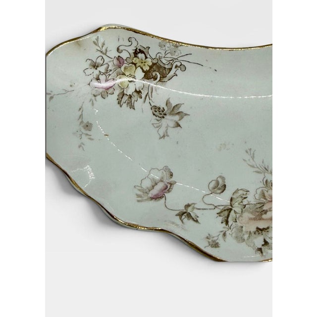 Late 19th Century Victorian English Alfred Meakin Crescent Semi-Porcelain Bone Dishes With Scalloped Rims, Gold Trim, Floral Pattern - Pair For Sale - Image 10 of 12