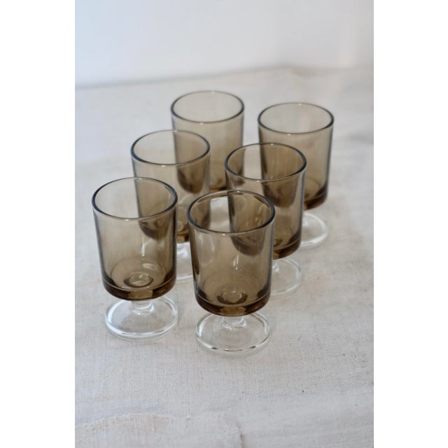 Nice set of 6 vintage Luminarc liqueur glasses in smoked glass. The glasses are in very good condition. Possible traces of...