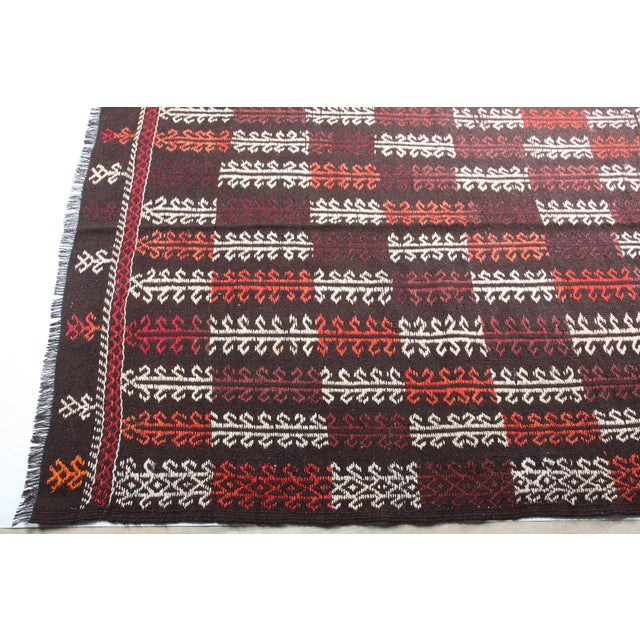 Handmade Flatweave Turkish Vintage Kilim Rug - 9'1 X 8'9 For Sale - Image 4 of 14