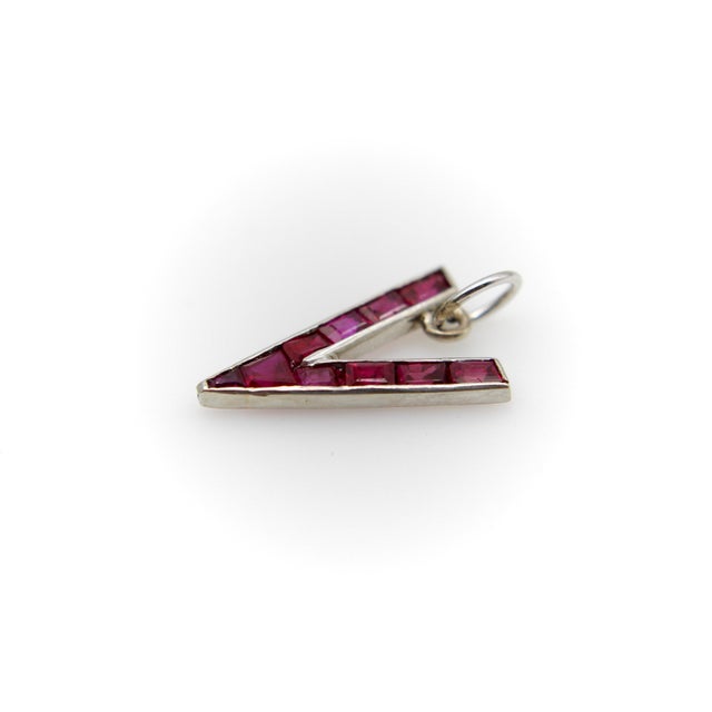 1940s Retro Platinum World War II v for Victory Ruby Pendant Charm For Sale - Image 4 of 9