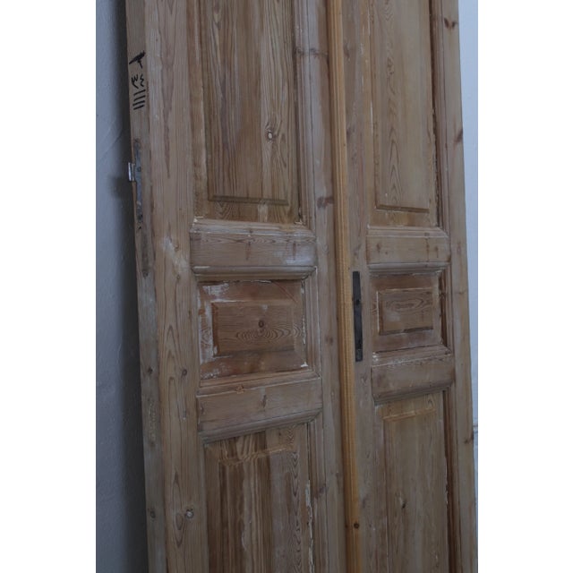 PRODUCT SPECIFICATIONS - L256 Measurement: 102’’H x 40 1/2’’W x 1 7/8’’D Measurements are approximate, allowing for size...