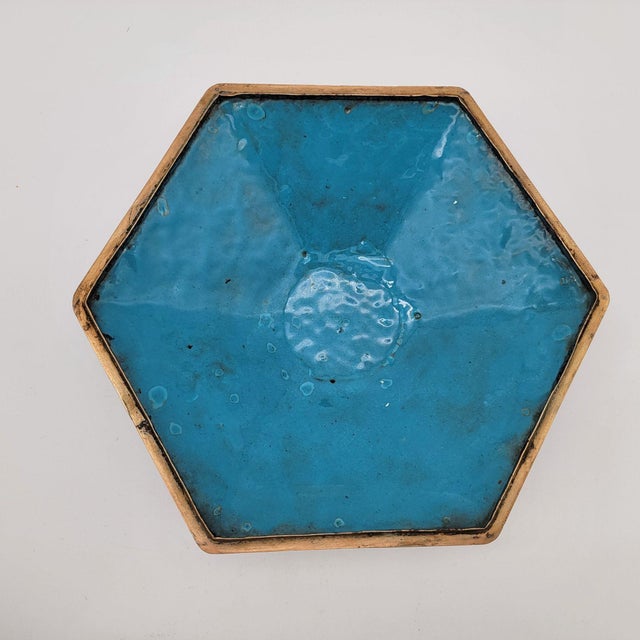 Chinese Cloisonné Hexagonal Shaped Lidded Bowl For Sale - Image 4 of 12