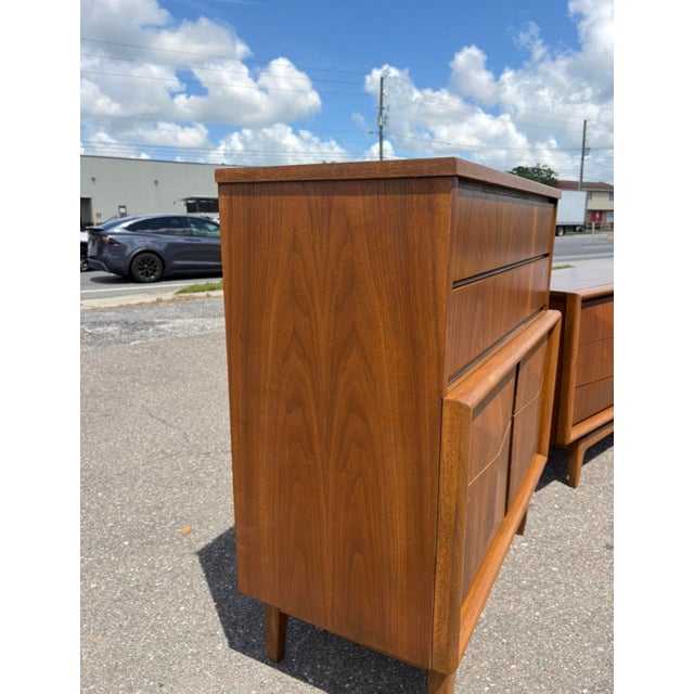 Fully-Refinished Mid Century United Diamond Front Dresser Set For Sale - Image 15 of 16