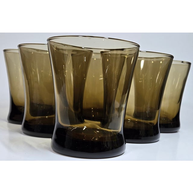 These are the darkest mocha- a deepest expresso brown with a thick, sturdy hourglass shape. Perfect for drinks of any...