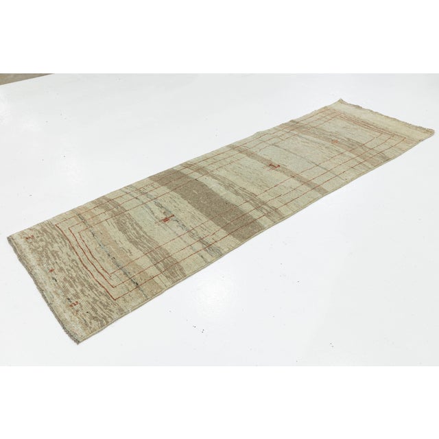 Modern Minimalist Persian Gabbeh Wool Runner – Earthy Beige & Rust Tribal Motif For Sale - Image 4 of 8