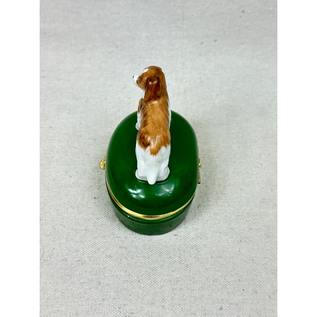 English Vintage Cavalier Spaniel Box For Sale - Image 3 of 9