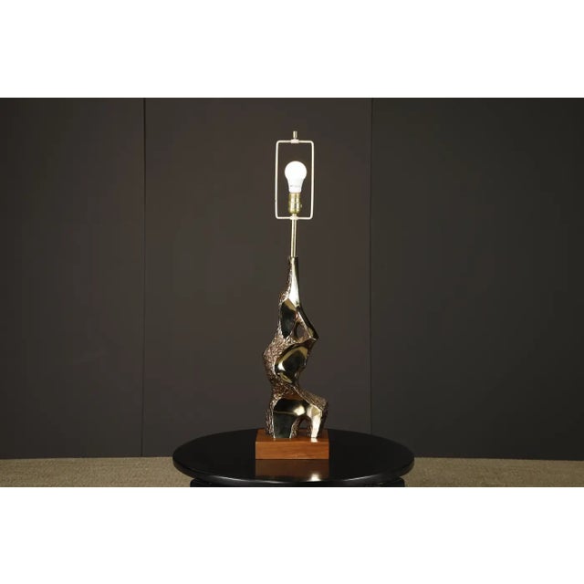 Brutalist Cast Brass and Walnut Table Lamp by Laurel, Usa, 1970s For Sale - Image 13 of 18