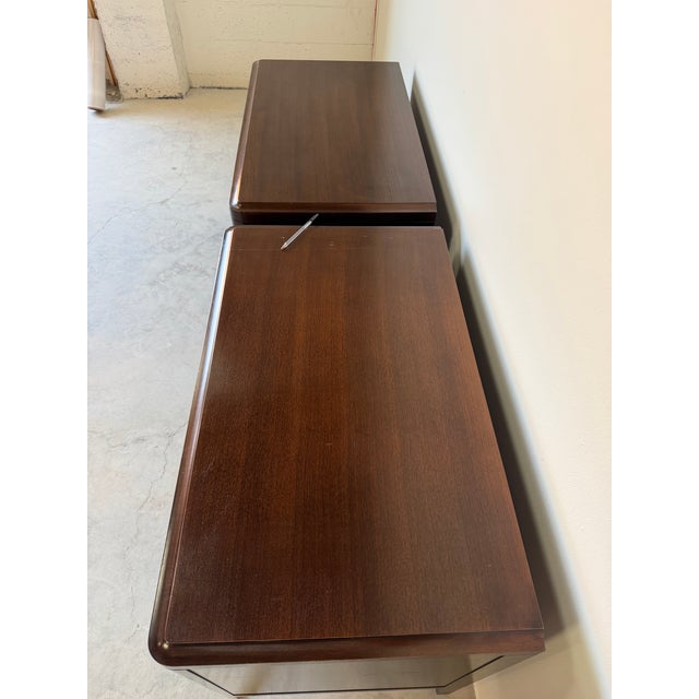 1990s Barbara Barry for Henredon Mahogany Nightstands – A Pair/ Sold For Sale - Image 5 of 12