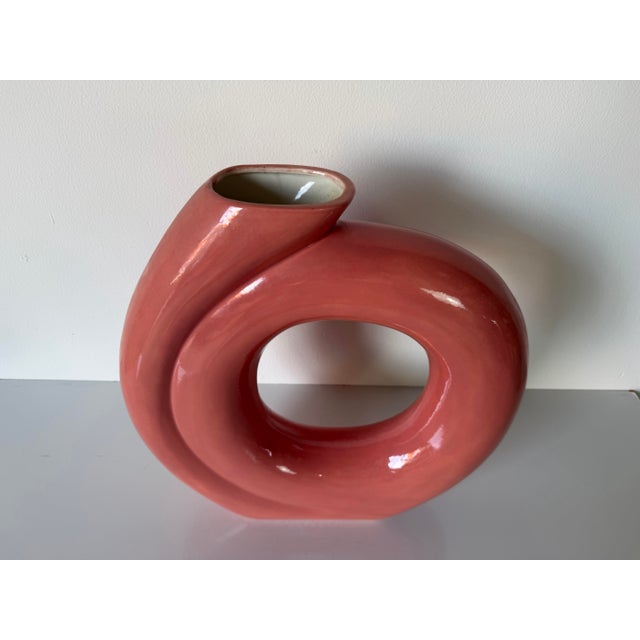 1980s Postmodern Sculptural Coral Pink Glazed Ceramic Vase by Jessica For Sale - Image 4 of 12